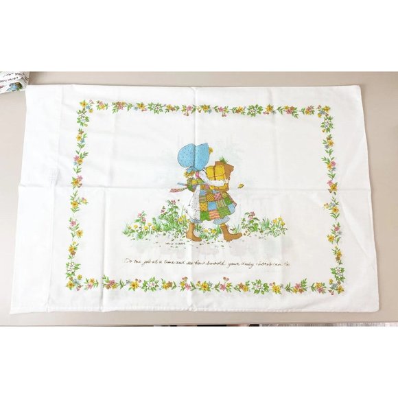 VTG Holly Hobbie Bedding Set ( Twin Fitted, Flat, Pillowcase) & Curtain GUC - Picture 4 of 8